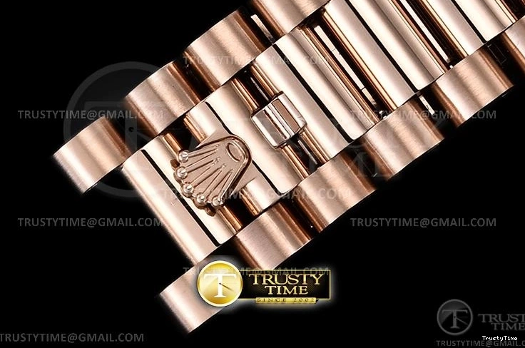 0322 RDD0219H – DayDate 36mm ComfortFit 694